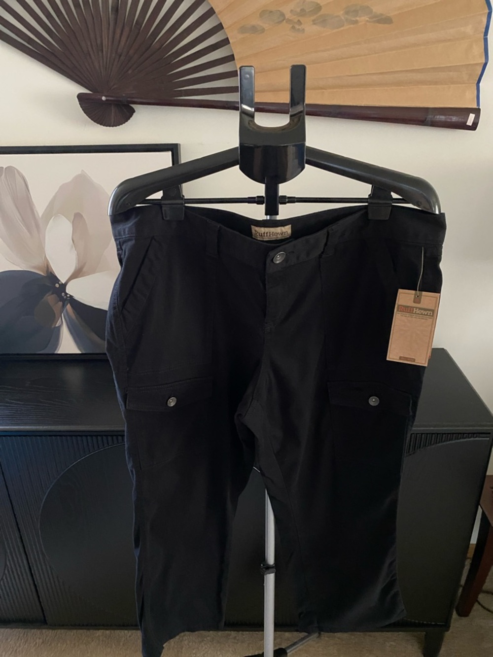 Black Ruff Hewn Capris - Picture 2 of 7